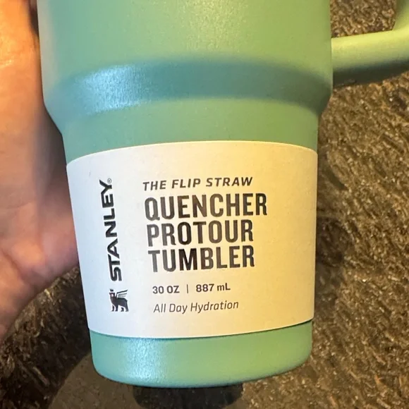 Stanley The FlipStraw Quencher Protour Tumbler-30oz. Spring Green color - Picture 3 of 7